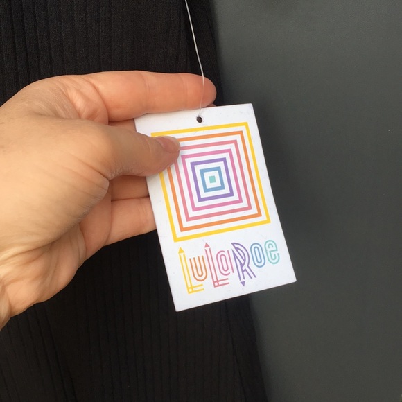 Classic T LulaRoe - Picture 4 of 6